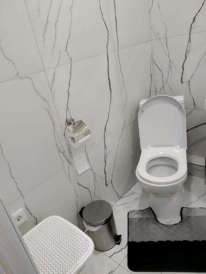 Ferienwohnung Молодежный Almaty Exterior foto